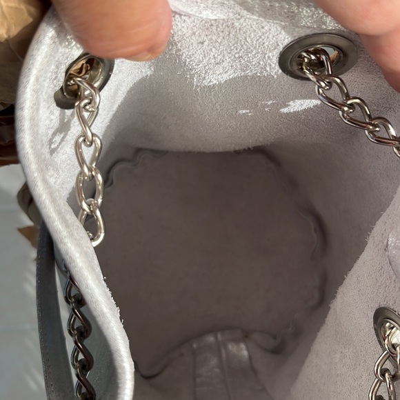 Olga Revuelta silver metallic bucket bag - Picture 6 of 7